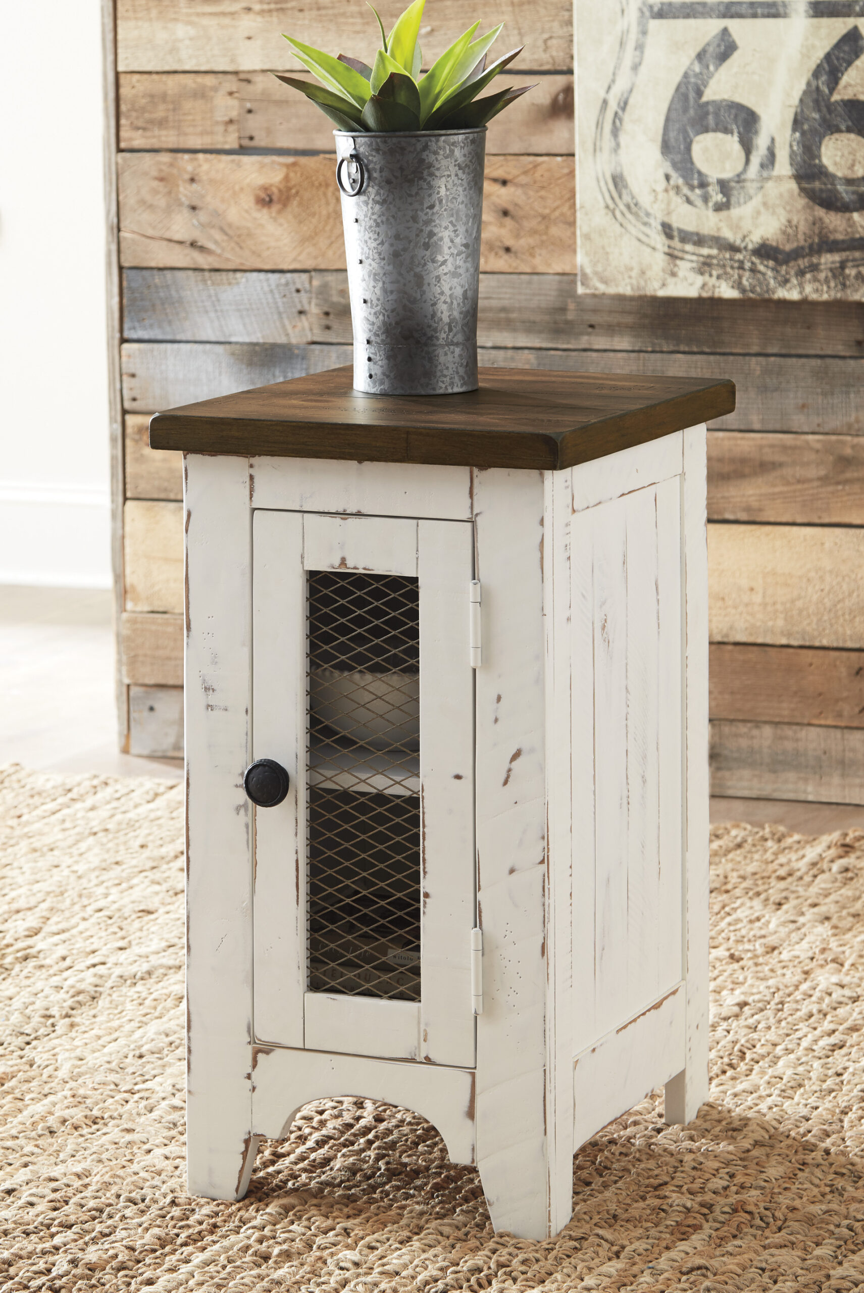 Dodd's Furniture & Mattress 14 Wystfield Chairside End Table