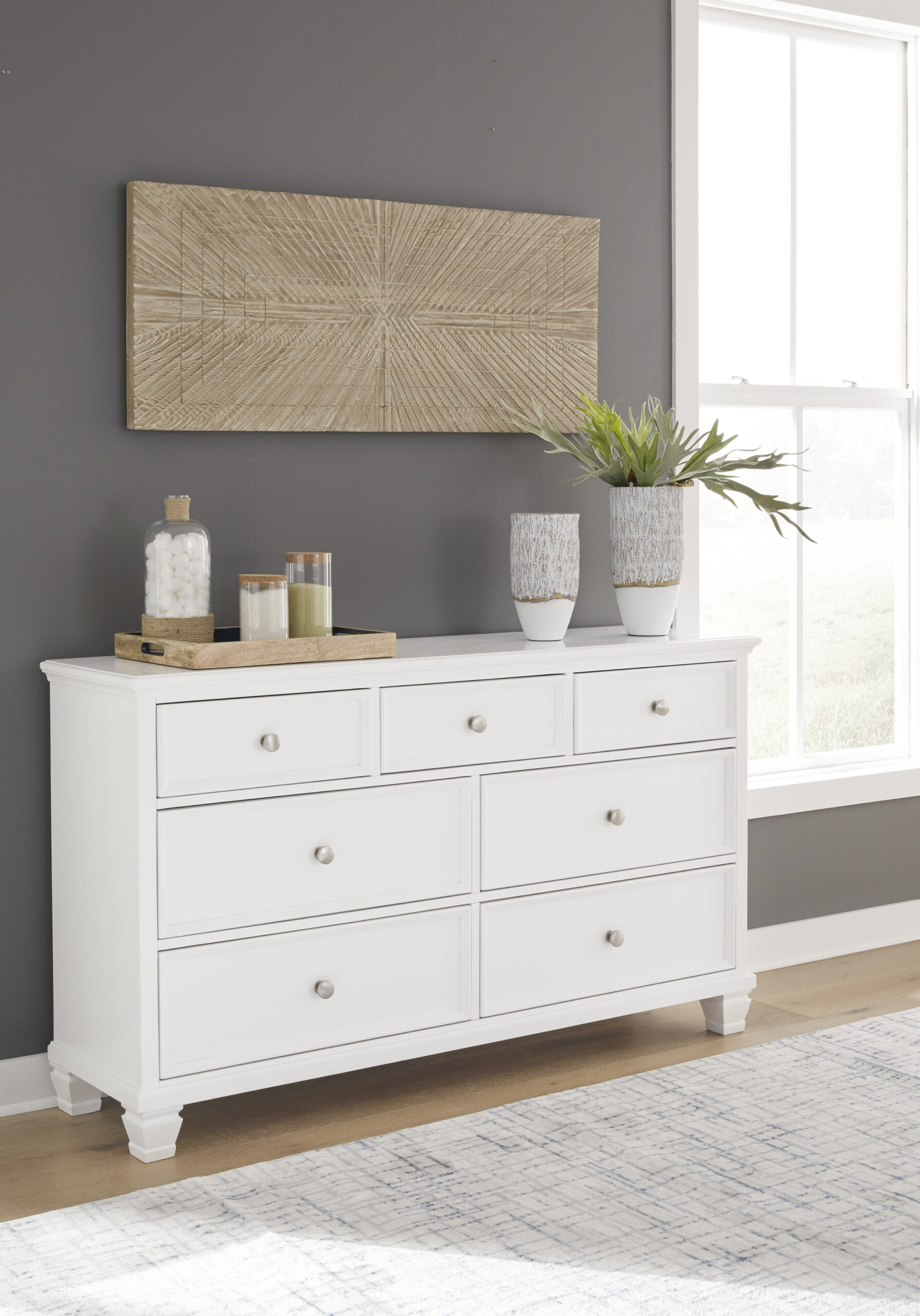 Dodd's Furniture & Mattress 18 Fortman White Dresser